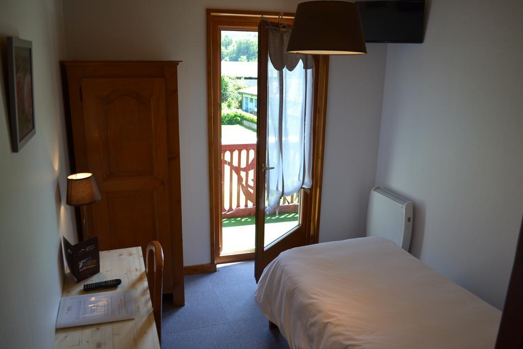 Hotel L'Echo Des Montagnes Armoy Zimmer foto